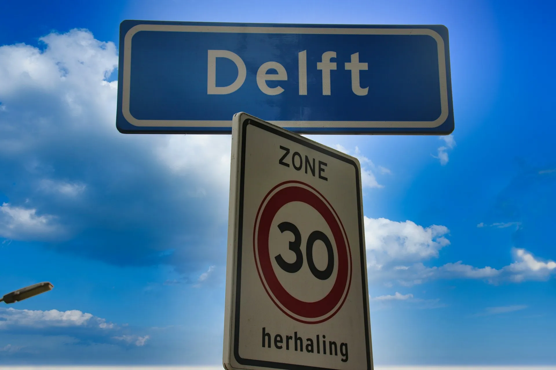 Dlaczego ograniczenie prędkości do 30 km/h w miastach ma kluczowe znaczenie dla bezpieczeństwa?